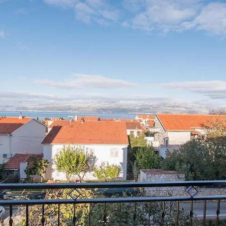 Apartmán Maria-350m From Beach Supetar